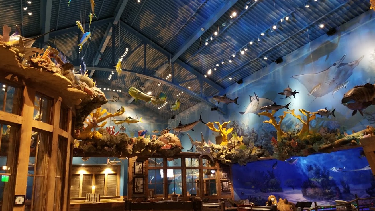 this-ocean-themed-restaurant-and-bowling-alley-in-ct-is-too-good-to